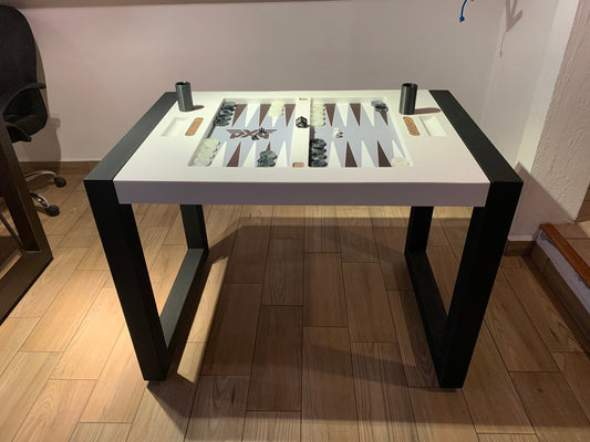 Mesa de Backgammon fabricada en Corian blanco frente- Divertoys